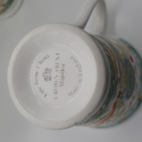 CROWN TRENT MAJOLICA DESIGN BONE CHINA MUGS X 4 PEACOCKS DEER - Picture 5 of 9